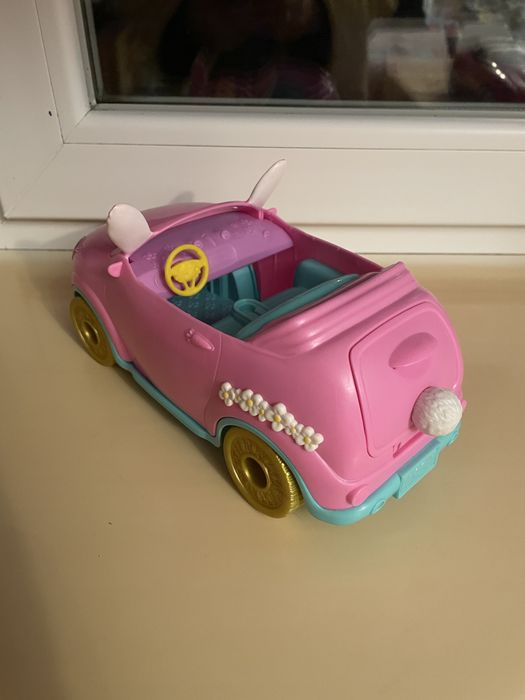 Машинка с куклами