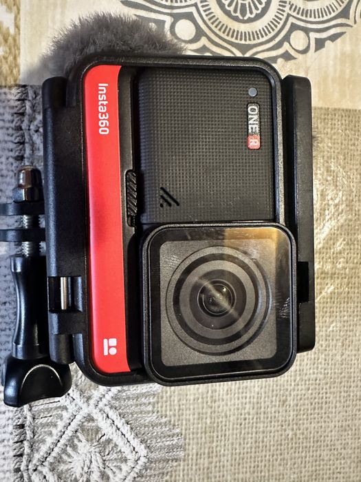 Action-камера Insta360 ONE R