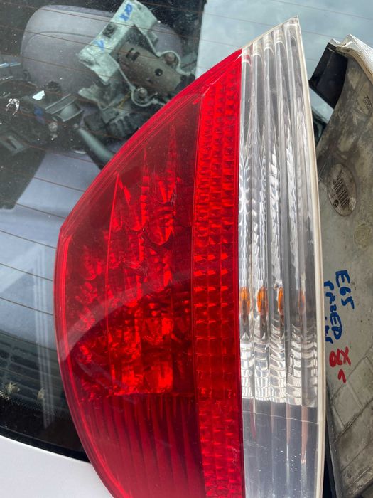 Bmw 7 e65 przed LIFT lampa lewy prawy tył w błotnik biały kierunek