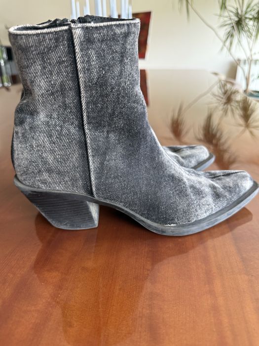 Botas pelo tornozelo