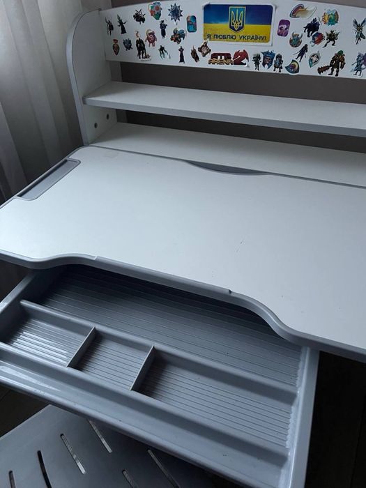 Продам школьную парту