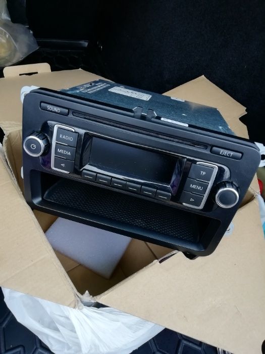 Продам автомагнитолу RCD VW 210