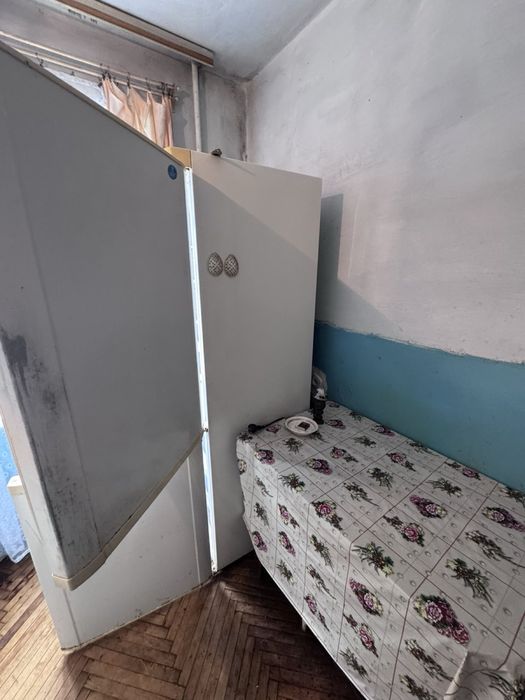 продам 2 кім в центрі