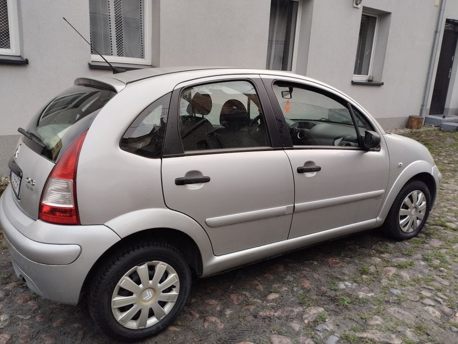 Citroen C3  1.4 benzyna 2006 rok Rezerwacja do poniedziałku