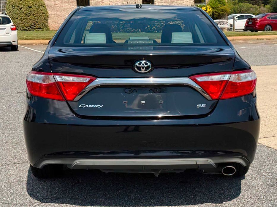 Toyota Camry      2016