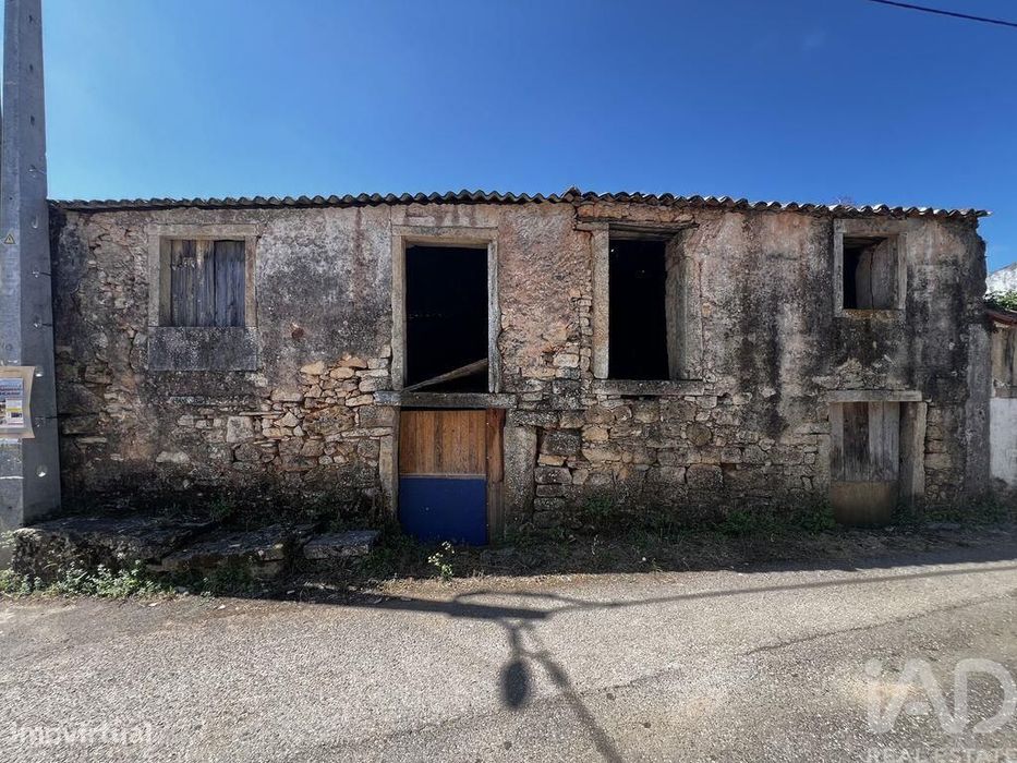 Casa de Campo em São Miguel, Santa Eufémia e Rabaçal de 68 m2