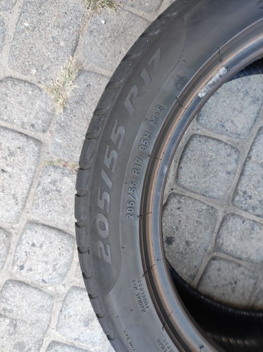 205.55.17 jedna opona Pirelli Sottozero 3