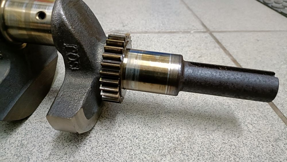 Wał do silnika briggs vanguard v-twin poziomy wał 20 HP 8HS rębak