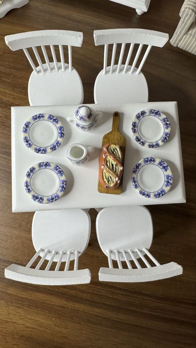 Посуд 1:12 у ляльковий будинок