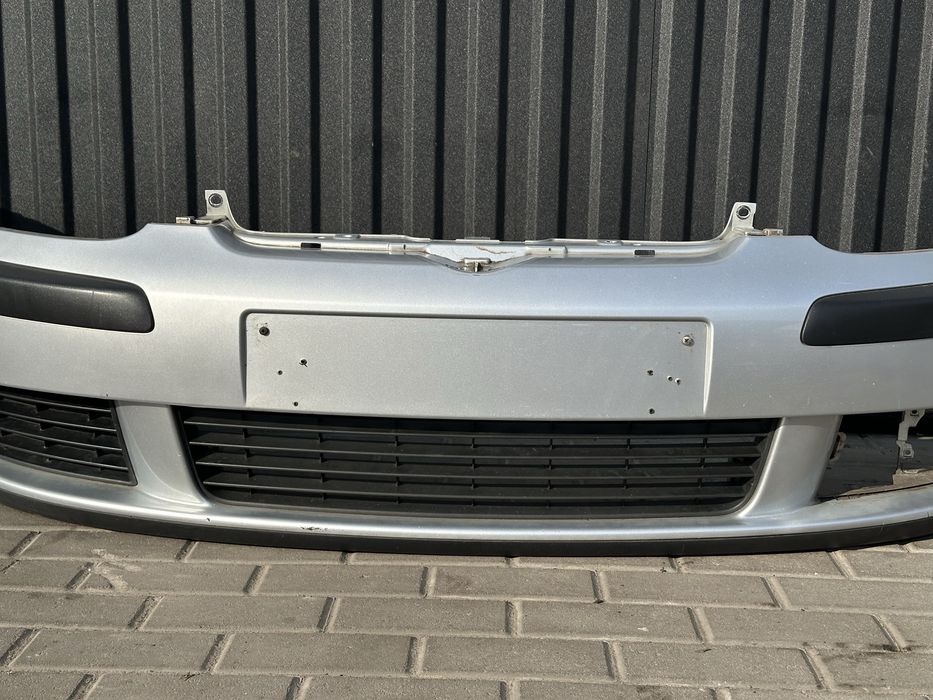 Бампер передній VW Гольф 5 хетчбек LA7W бампер срібний Golf 5