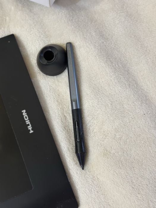Графічний планшет Huion Inspiroy H610 Pro V2 — повний комплект з коробкою