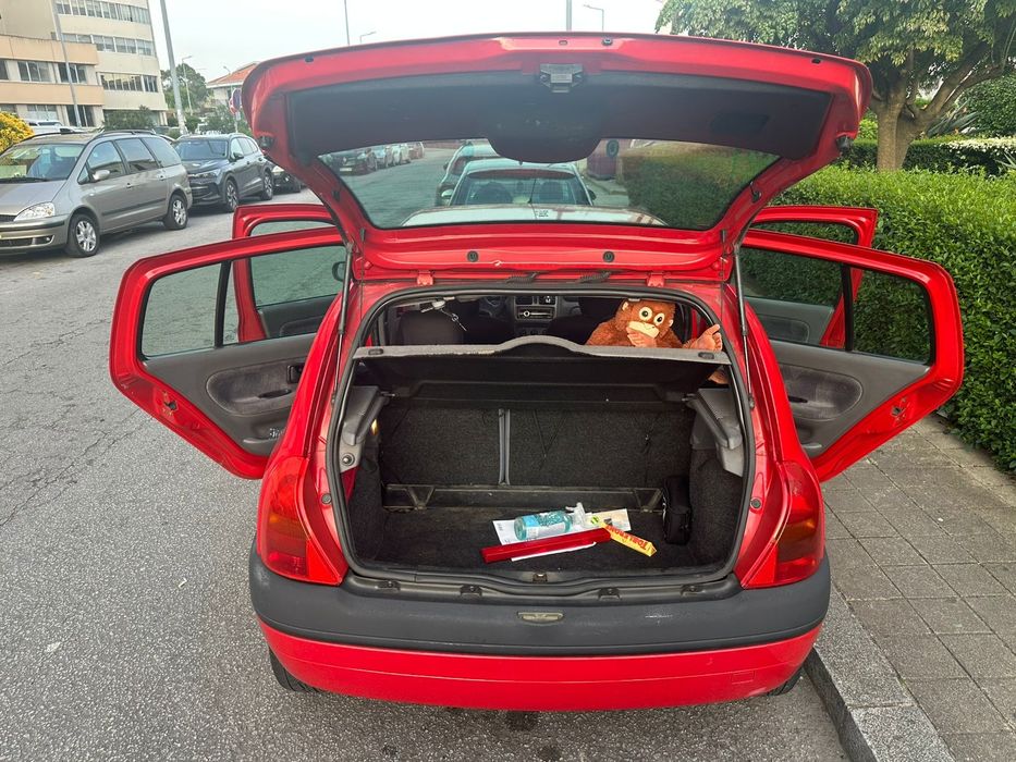 Renault Clio 1.0 RXE Agosto 2000