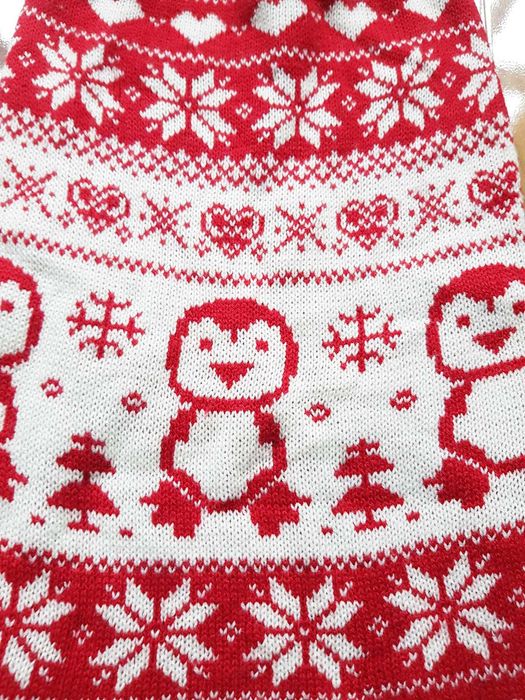 Czerwono biały świąteczny sweter dla psa z pingwinami sercami  L