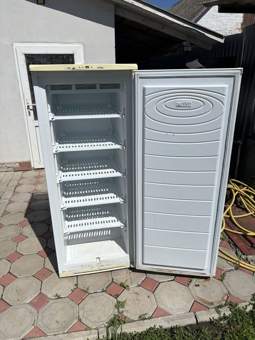 Продам морозілку б/у в хорошому стані робоча