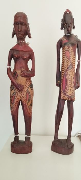 Estátuas africanas  madeira
