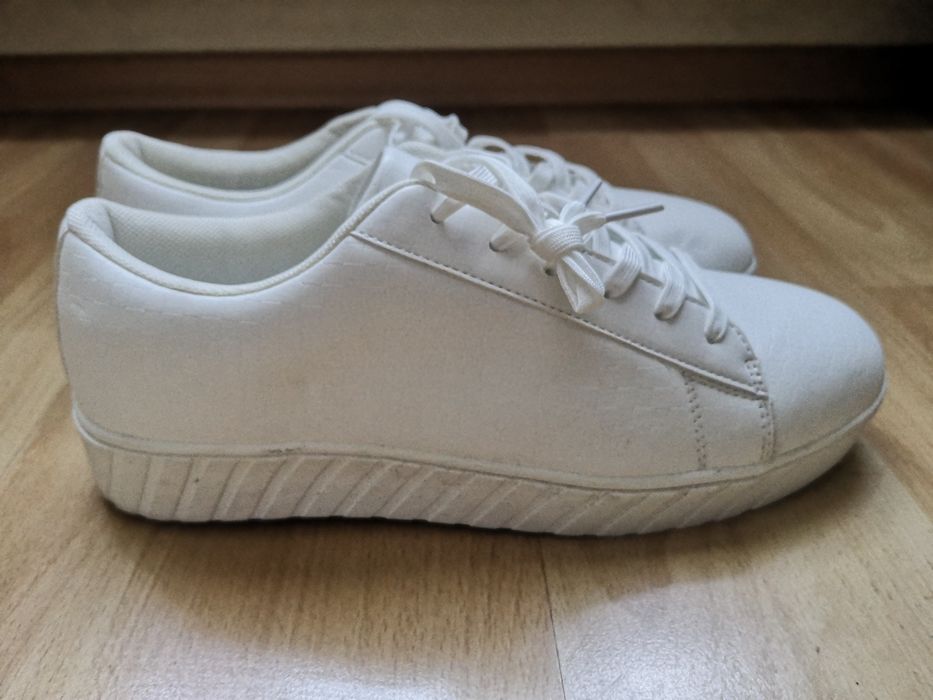 Trampki, sneakersy białe 42