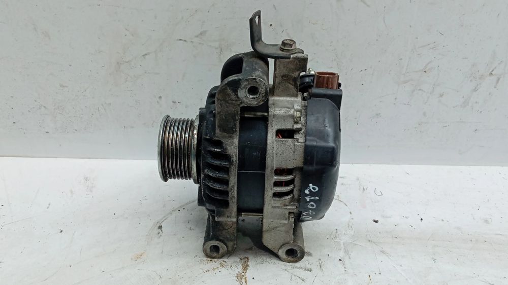 Alternador TOYOTA Avensis Wagon (_T27_)