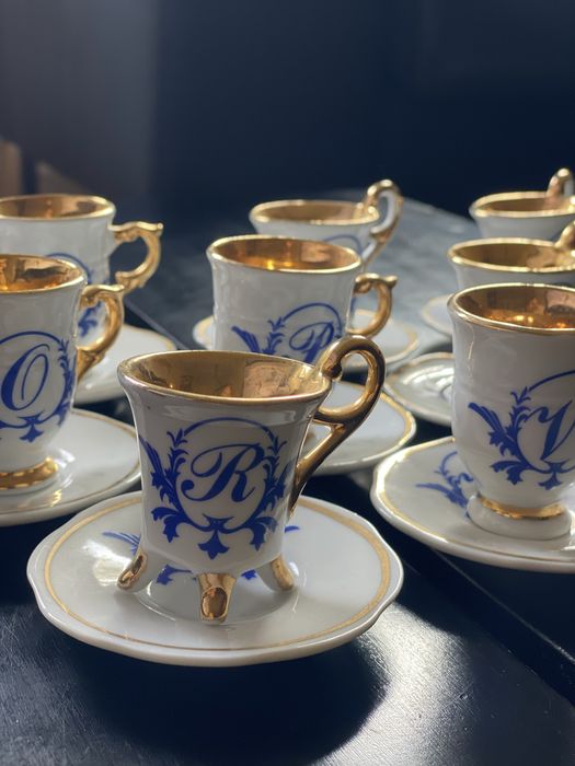 Conjunto de 9 chávenas de café com pires - Decorações Aguiceira