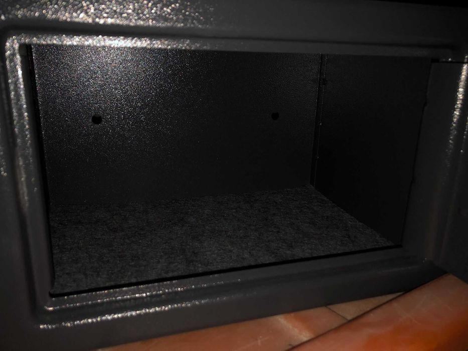 Cofre eletrónico Standers pequeno 9/10L 18x28x20cm