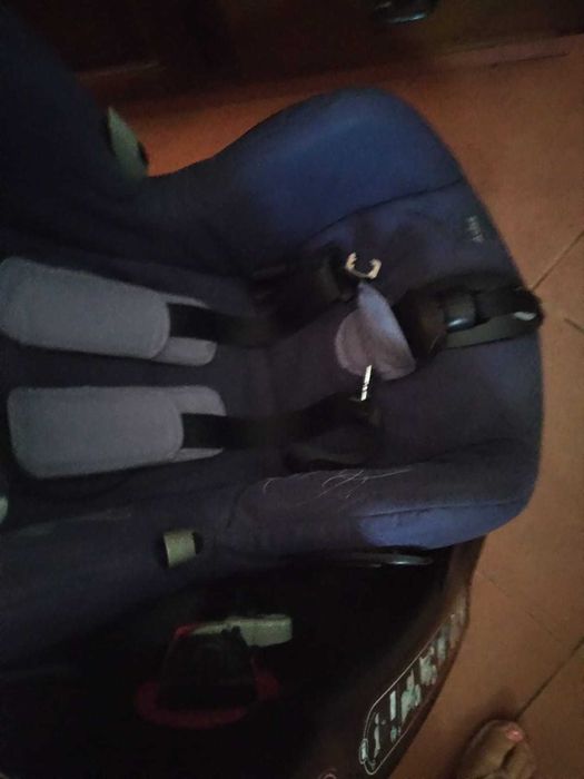 Cadeira Auto rotativa Bebeconfort Axiss bom estado