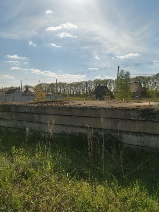 Продаж земельної ділянки під будівництво.