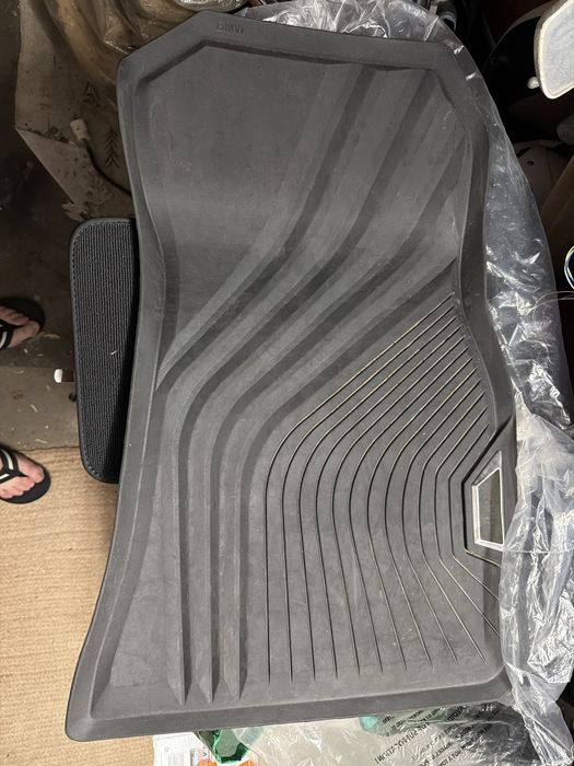 Tapetes originais e bagageira BMW i4 borracha