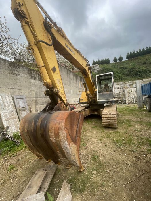 Máquina Komatsu pc150