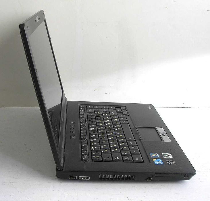 ноутбук TOSHIBA на Intel i7 (15,6 " LED 1600x900 pix)