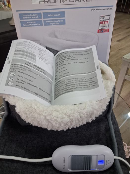 Aquecedor de pés elétrico com comando