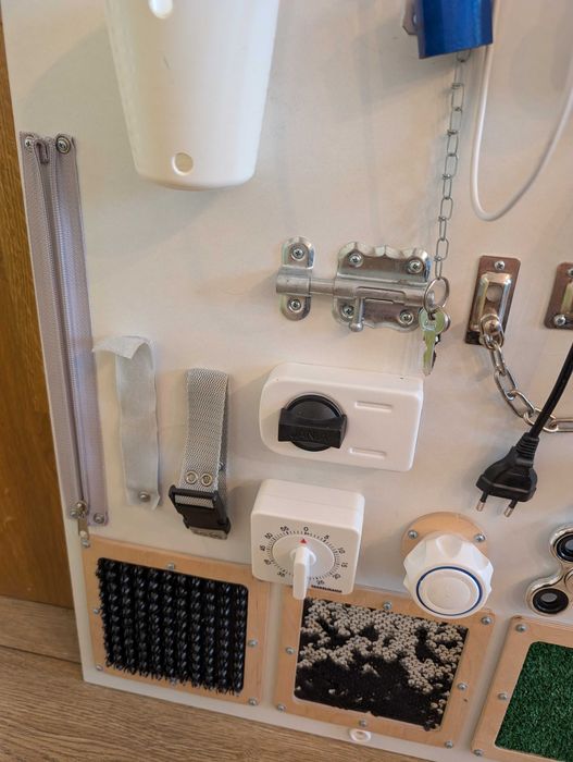 tablica manipulacyjna dla dzieci - 23 elementy