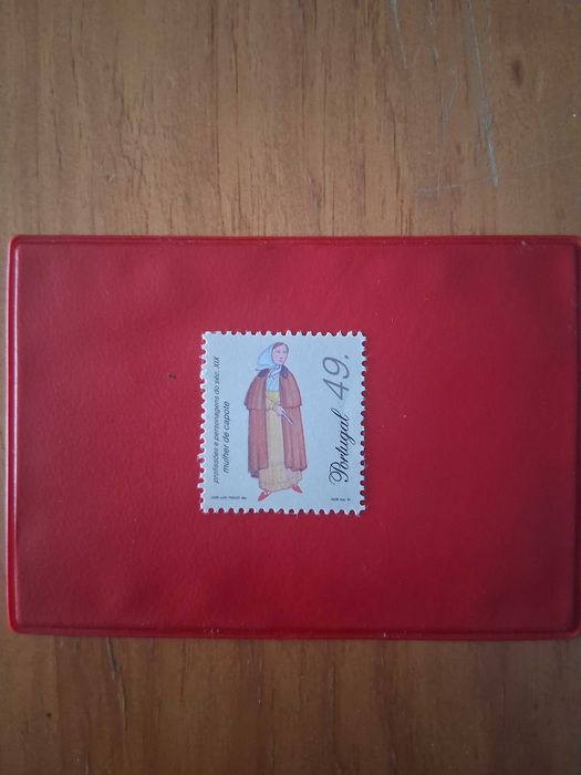 Selo postal novo "A mulher do capote" edição 1997