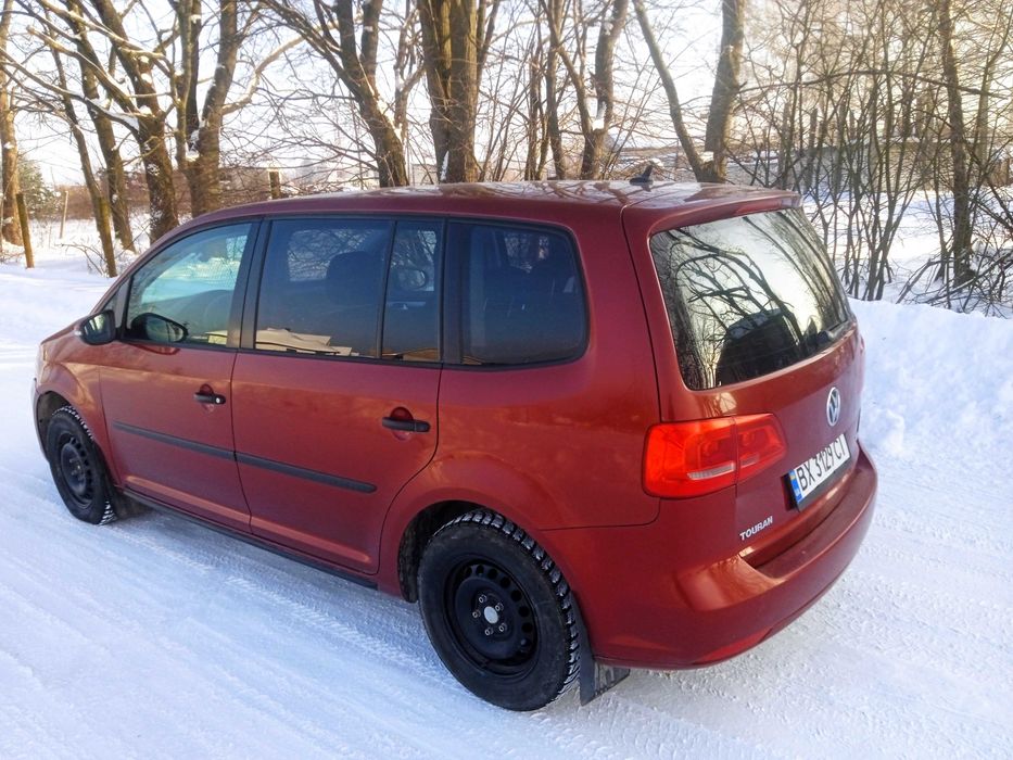 Фольксваген тауран 2013 року