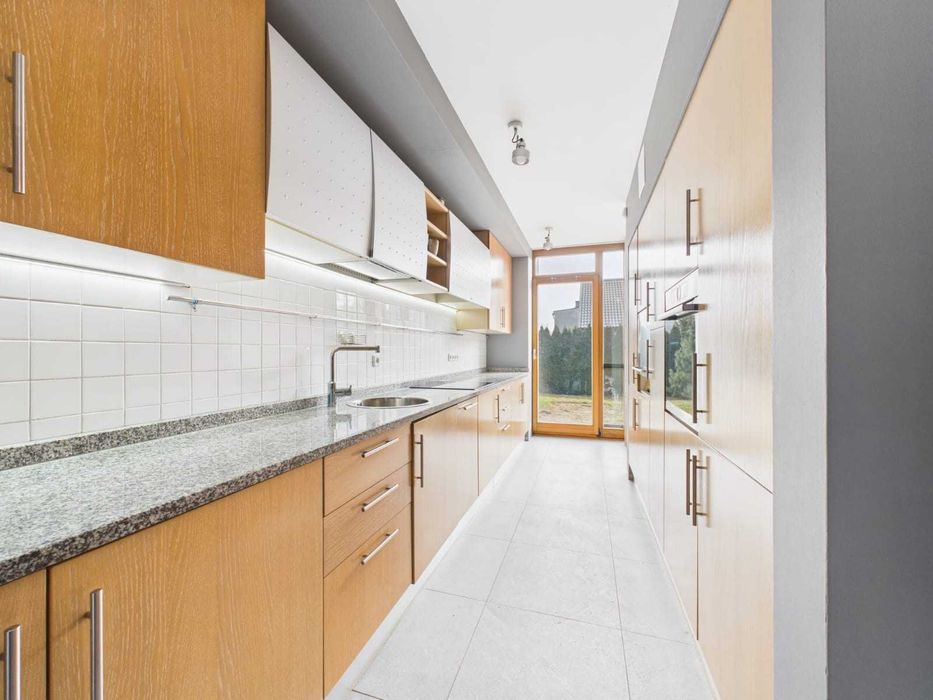 Dom premium z dużym ogrodem ze strefą relaksu: basen, sauna, jacuzzi