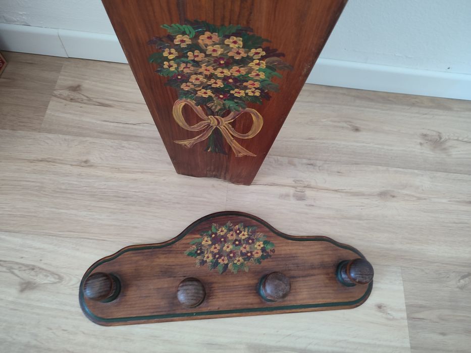 Chapeleira+ cabide em madeira