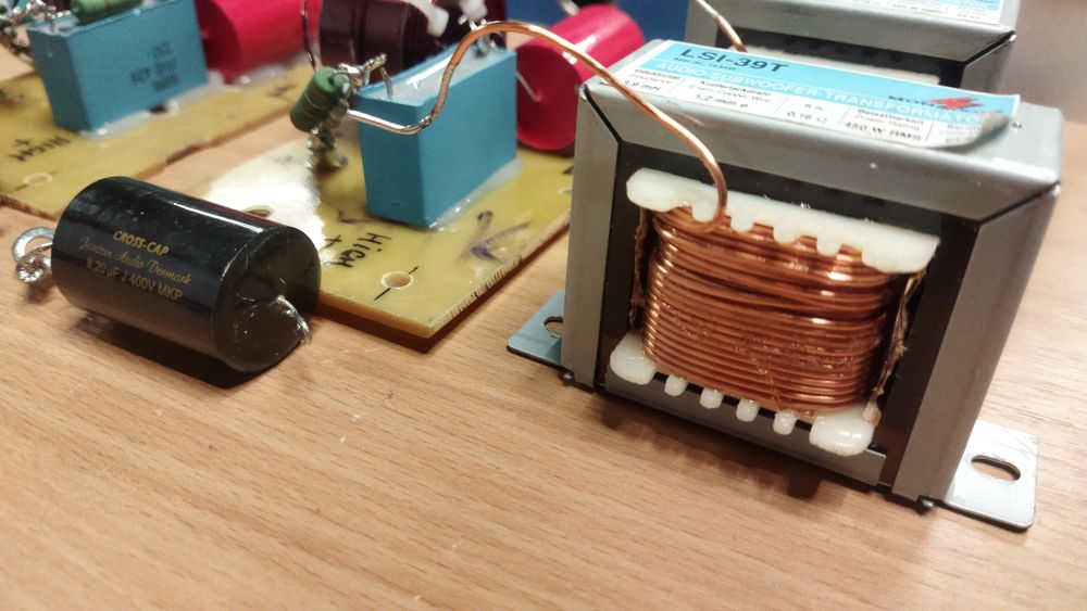 Детали HiFi фильтра двухполосной  АС