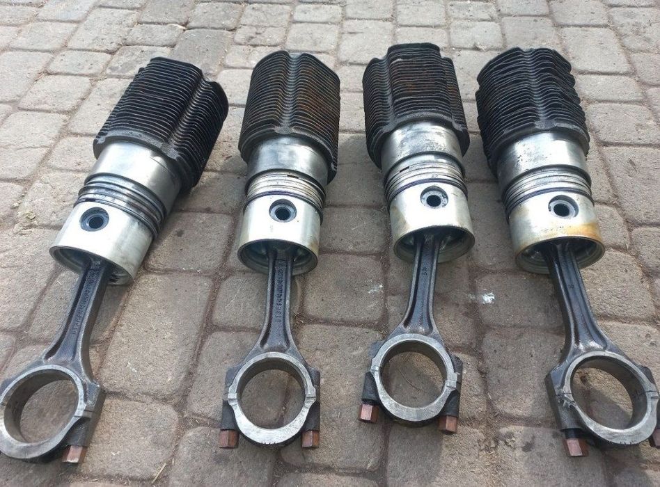 Продам поршневу до Т-40 в гарному стані