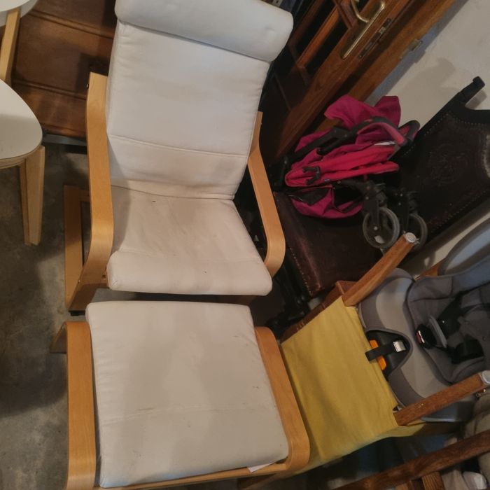 Poang poltrona e repousa pés