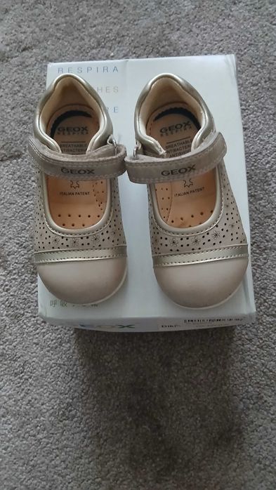 Sapatos em pele  geox 22