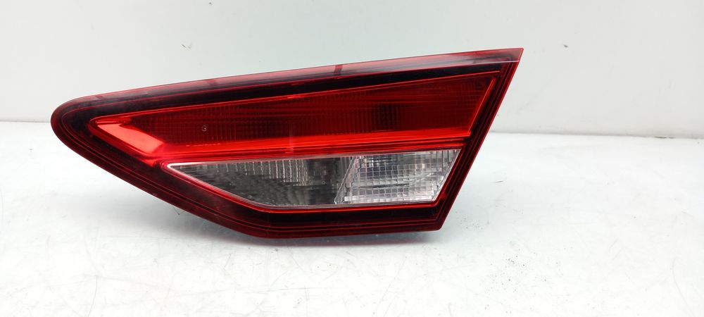 Farolim da mala direito SEAT Leon (5F1)