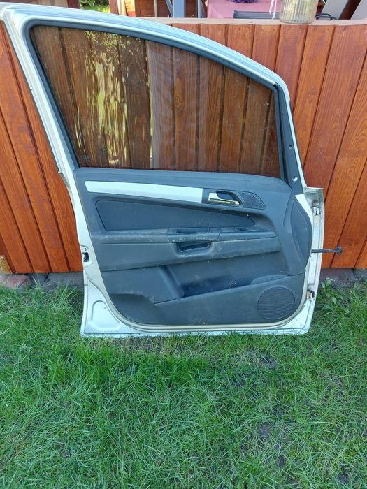 Sprzedam drzwi opel zafira b