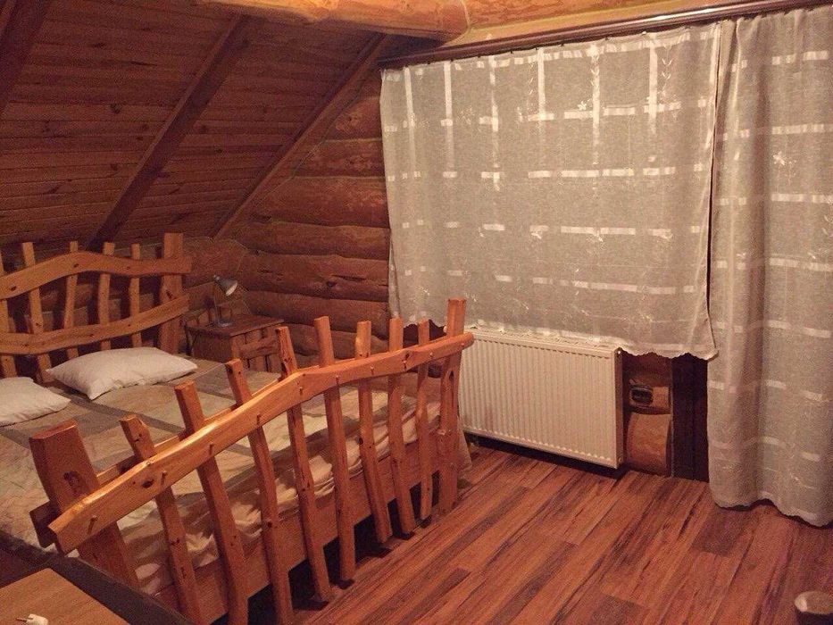 Великий дерев’яний будинок у самому серці Східниці   Гори Карпати