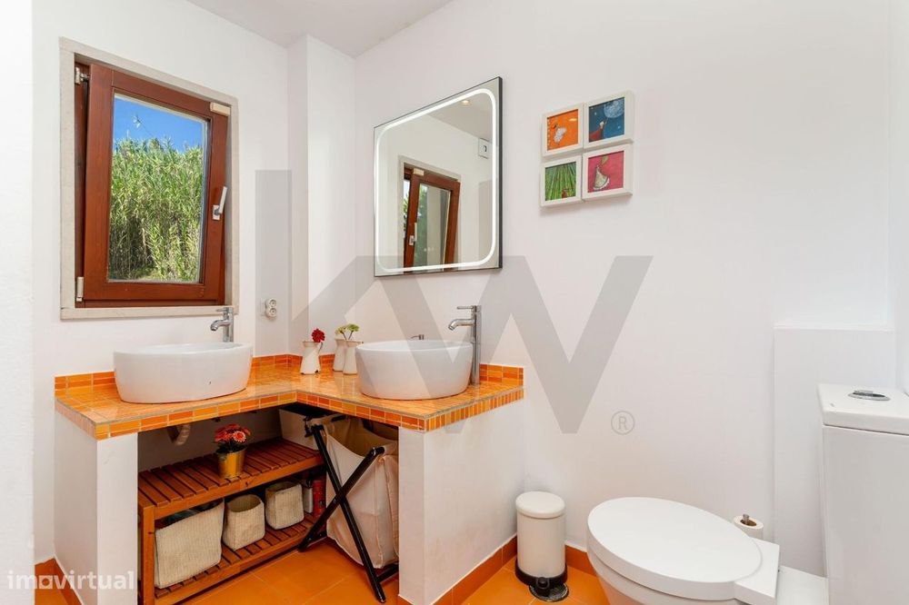 Moradia T4+1 com piscina, jardim amplo e garagem | Barcarena