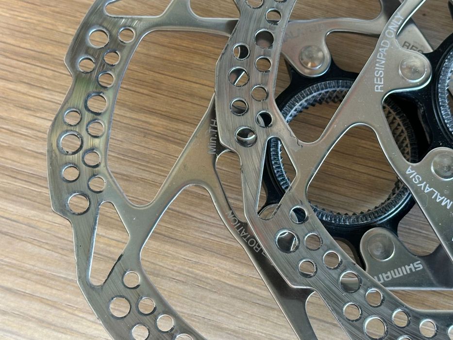 Komplet 2 tarcz hamulcowych Shimano SM-RT54