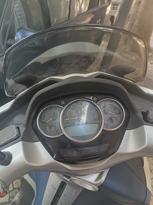 Mota Piaggio MP3 300cc