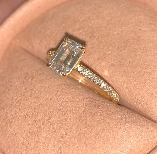 Anel de Diamantes & Ouro 18K • VRAI