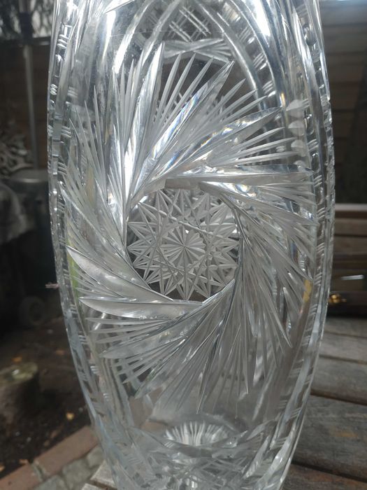 Kryształowy ogromny wazon