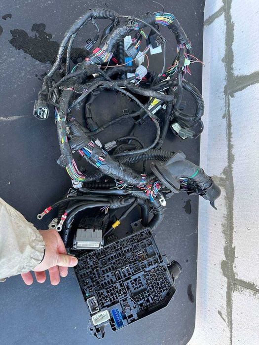 Блок корпус предохранителей Mitsubishi Outlander 3 8565A357