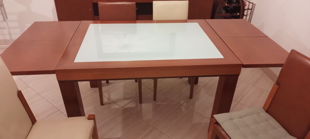 Mesa e estante de cerejeira com 4 cadeiras
