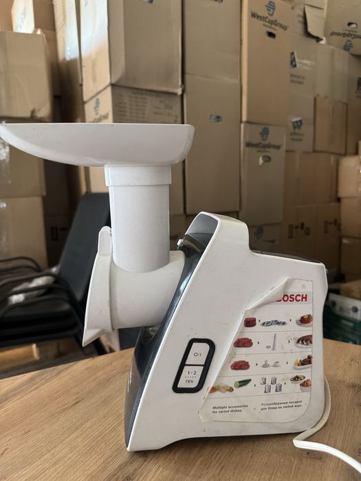 Продам потужну оригінальну м'ясорубку Bosch
