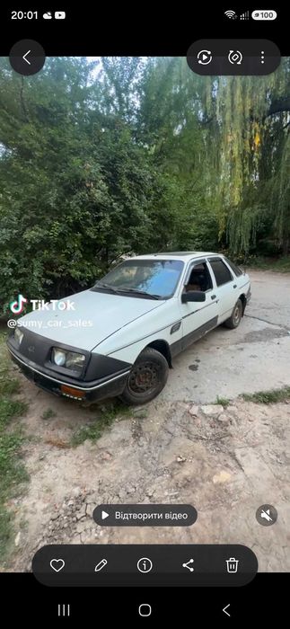 Два  автомобілі